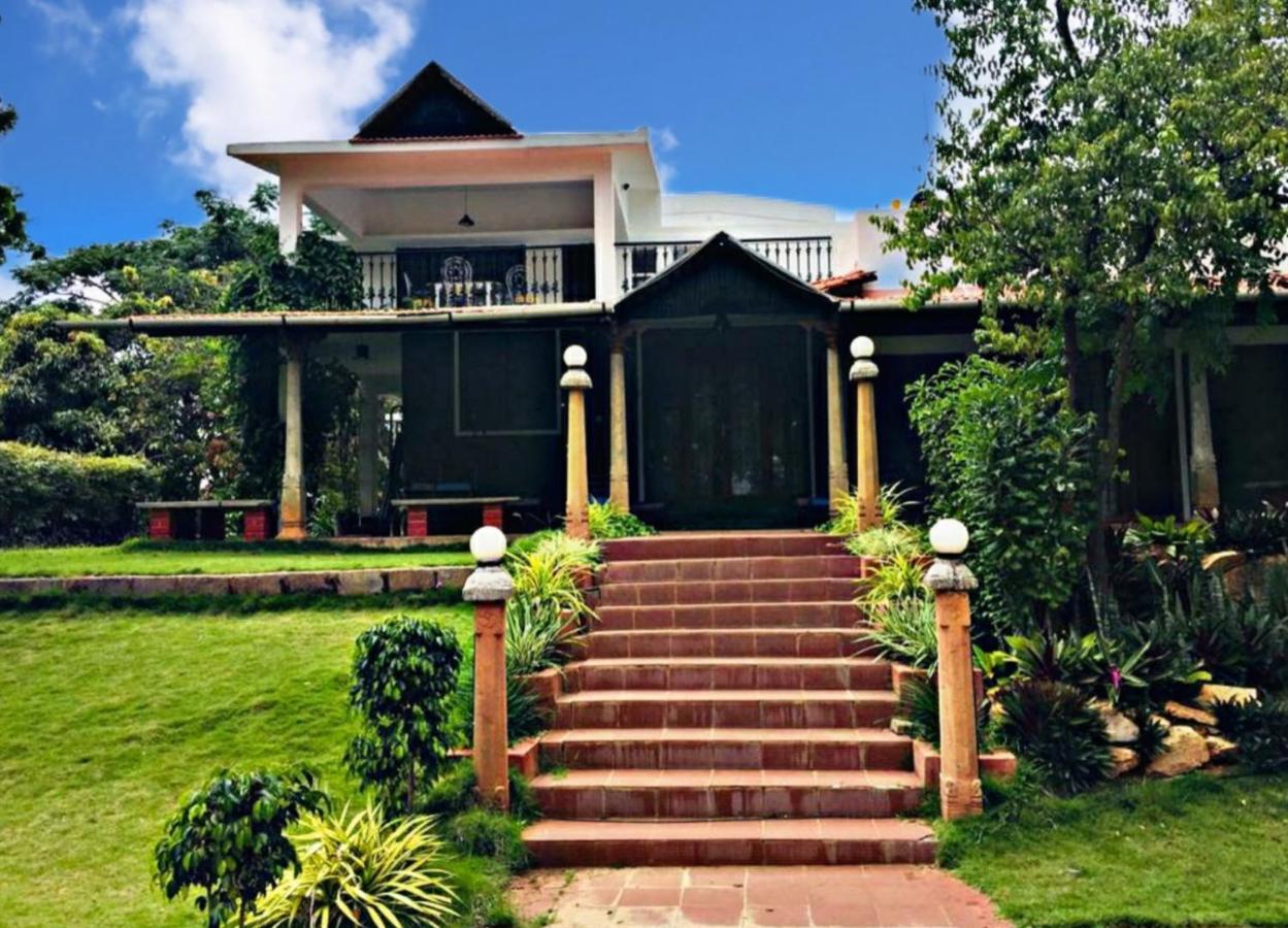 Bana The Wild Waters Hotel Muduvadi Bagian luar foto
