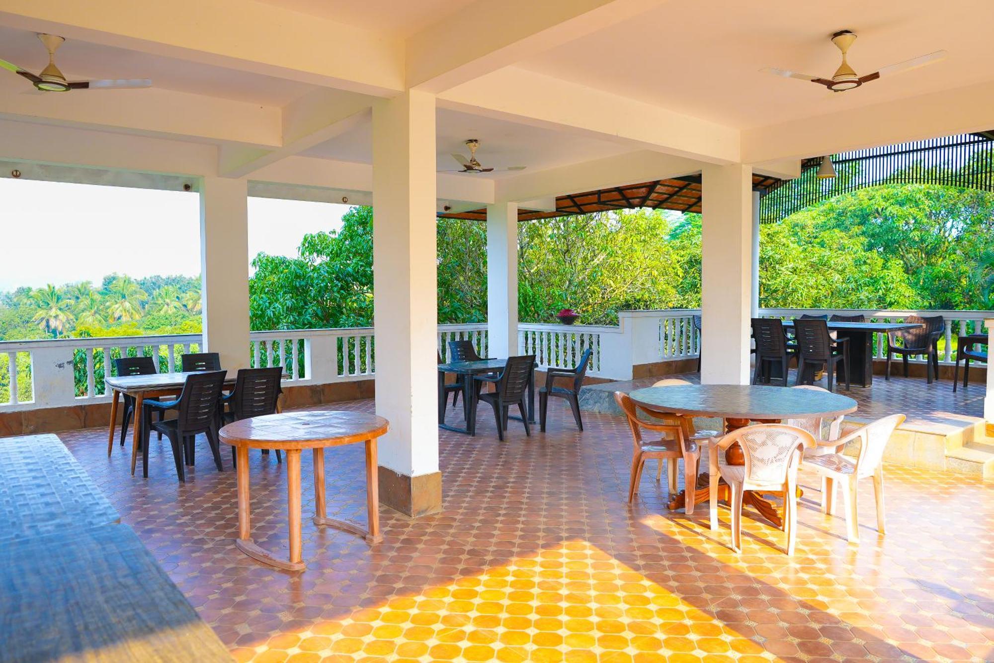 Bana The Wild Waters Hotel Muduvadi Bagian luar foto