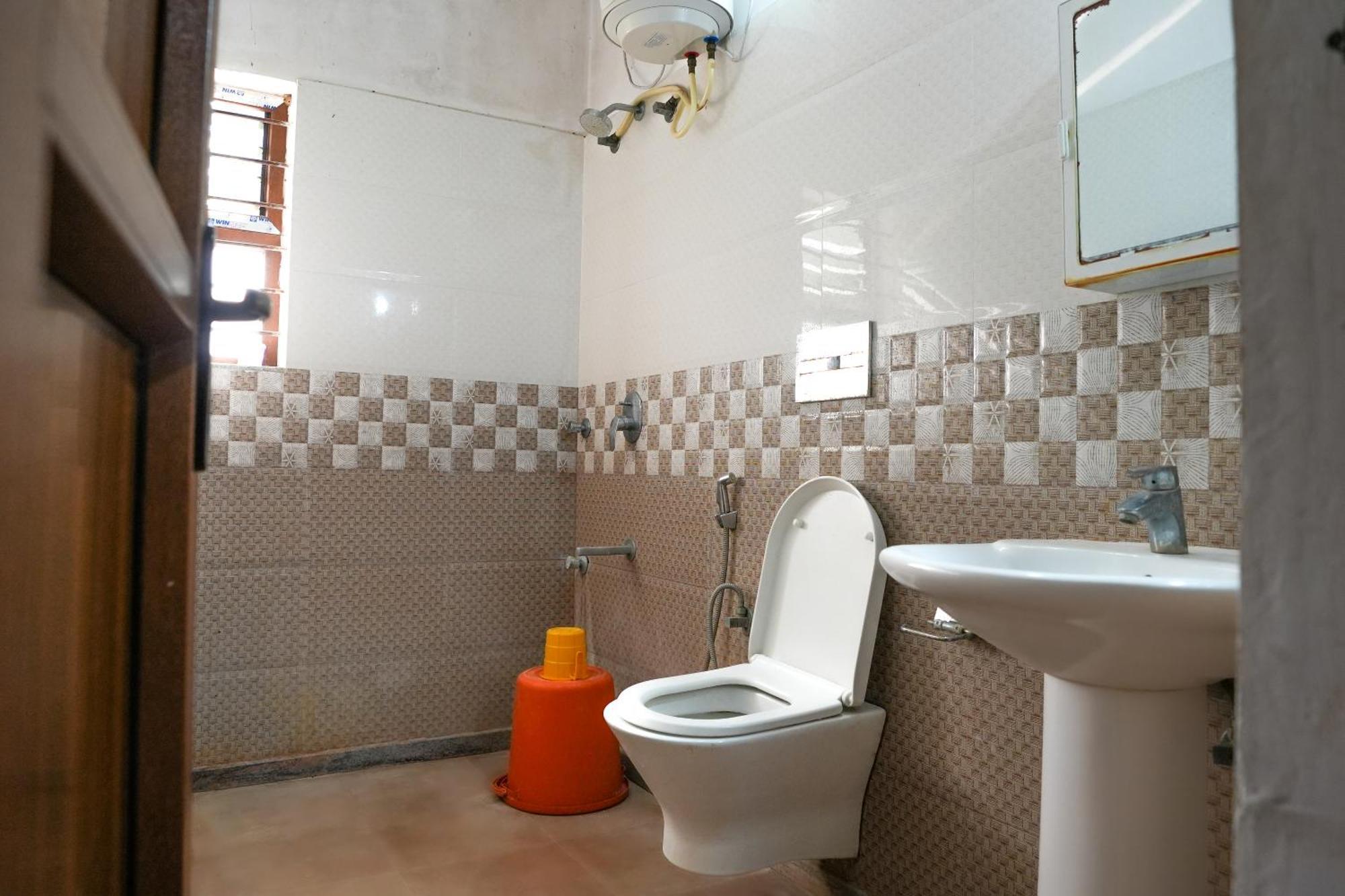 Bana The Wild Waters Hotel Muduvadi Bagian luar foto