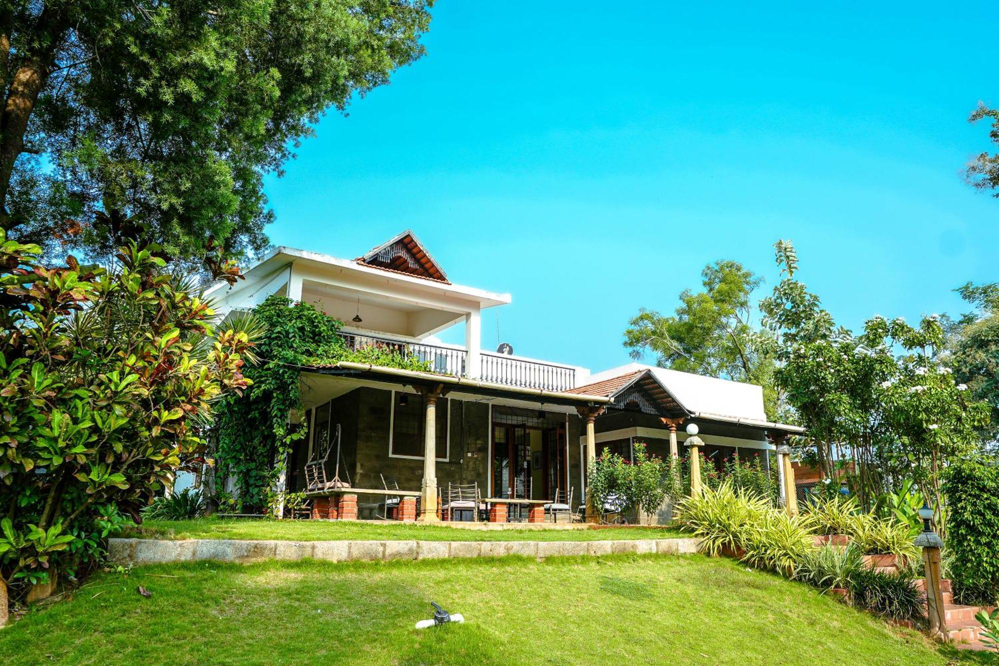 Bana The Wild Waters Hotel Muduvadi Bagian luar foto